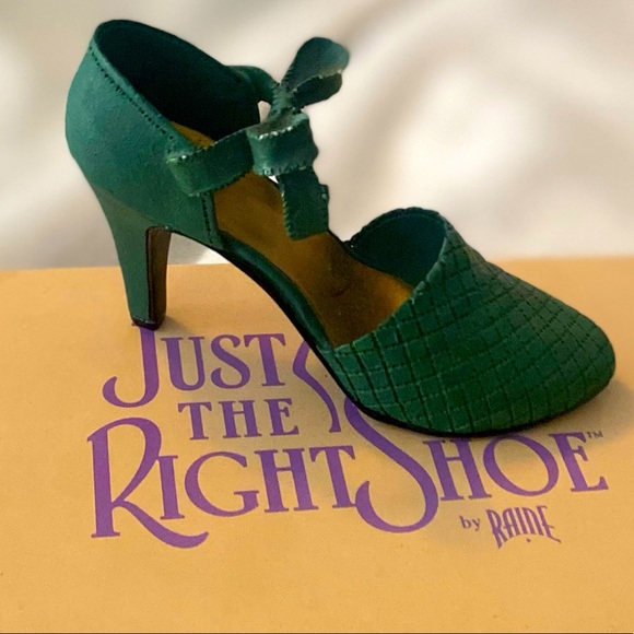 - Just the Right Shoe , shoe decor by Raine # 25013 - Picture 1 of 4